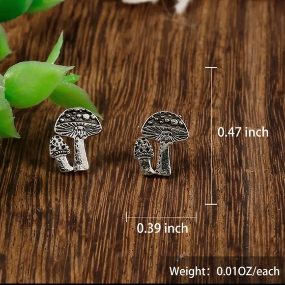 SILVER Mushroom stud earrings minimalist jewelry - Picture 5 of 5